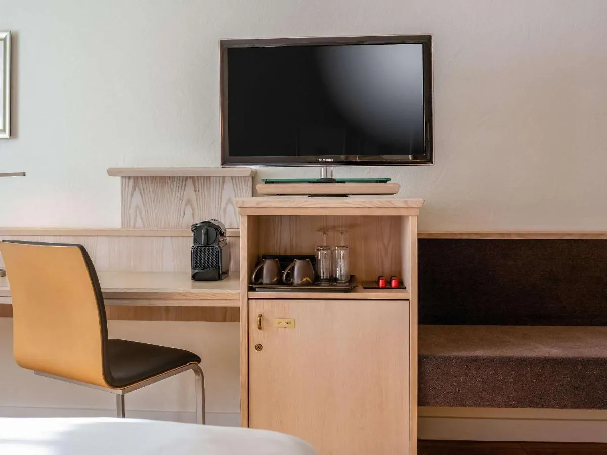 Moevenpick Hotel Muenchen-Airport Hallbergmoos 4*,  Germany